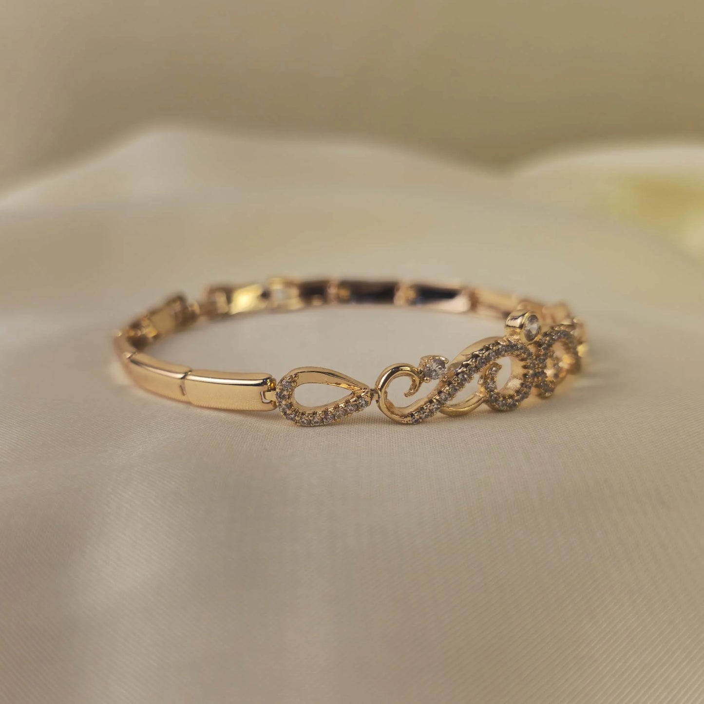 Crown Majesty Bracelet